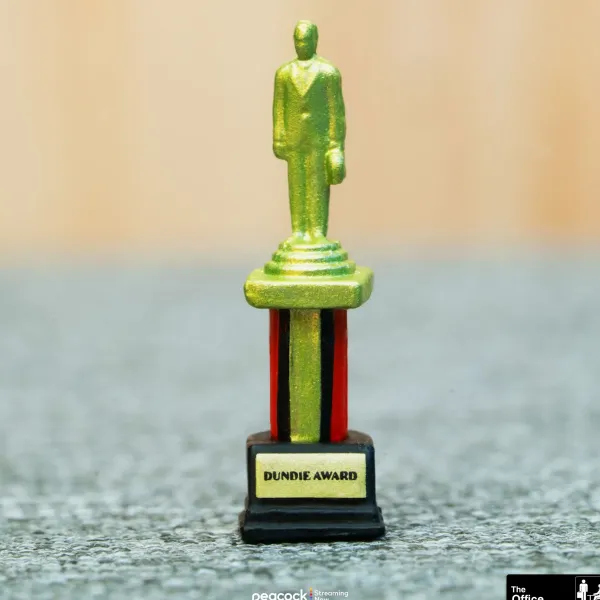 Super7 The Office^The Office Reaction Figures Wave 2 - Dwight Schrute (Basketball)